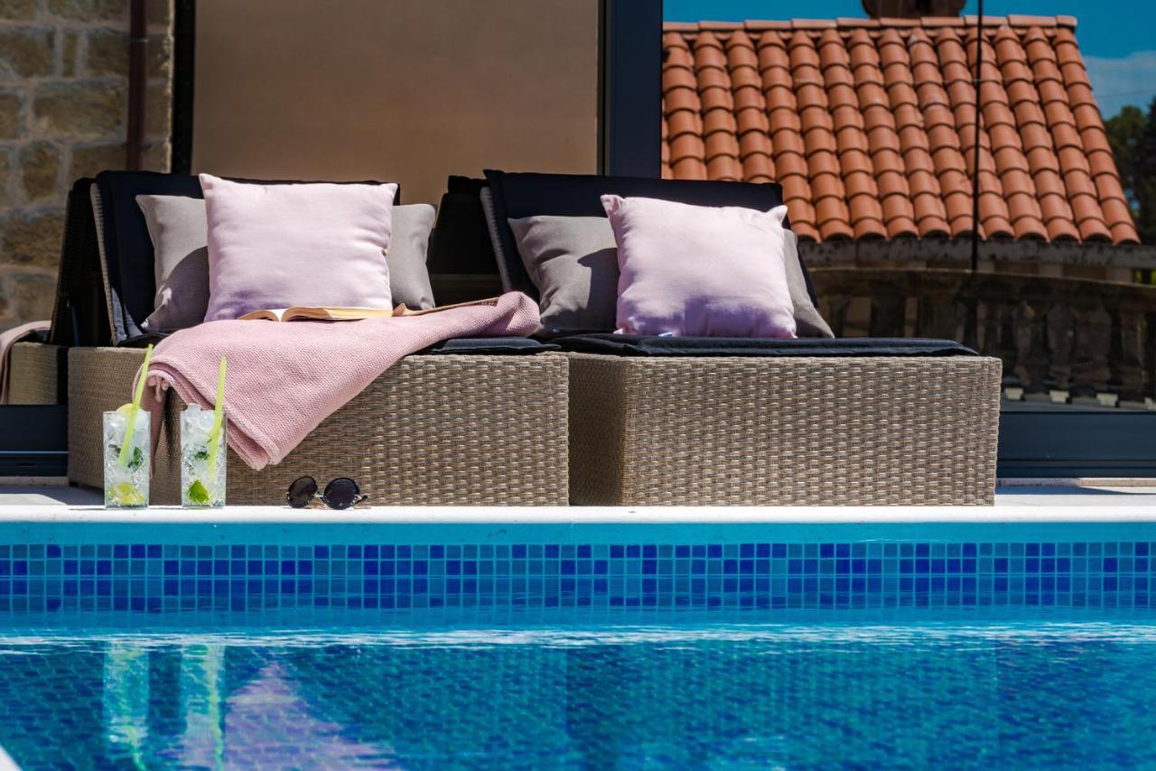 Villa Luigi With A Pool ซัฟทัท ภายนอก รูปภาพ