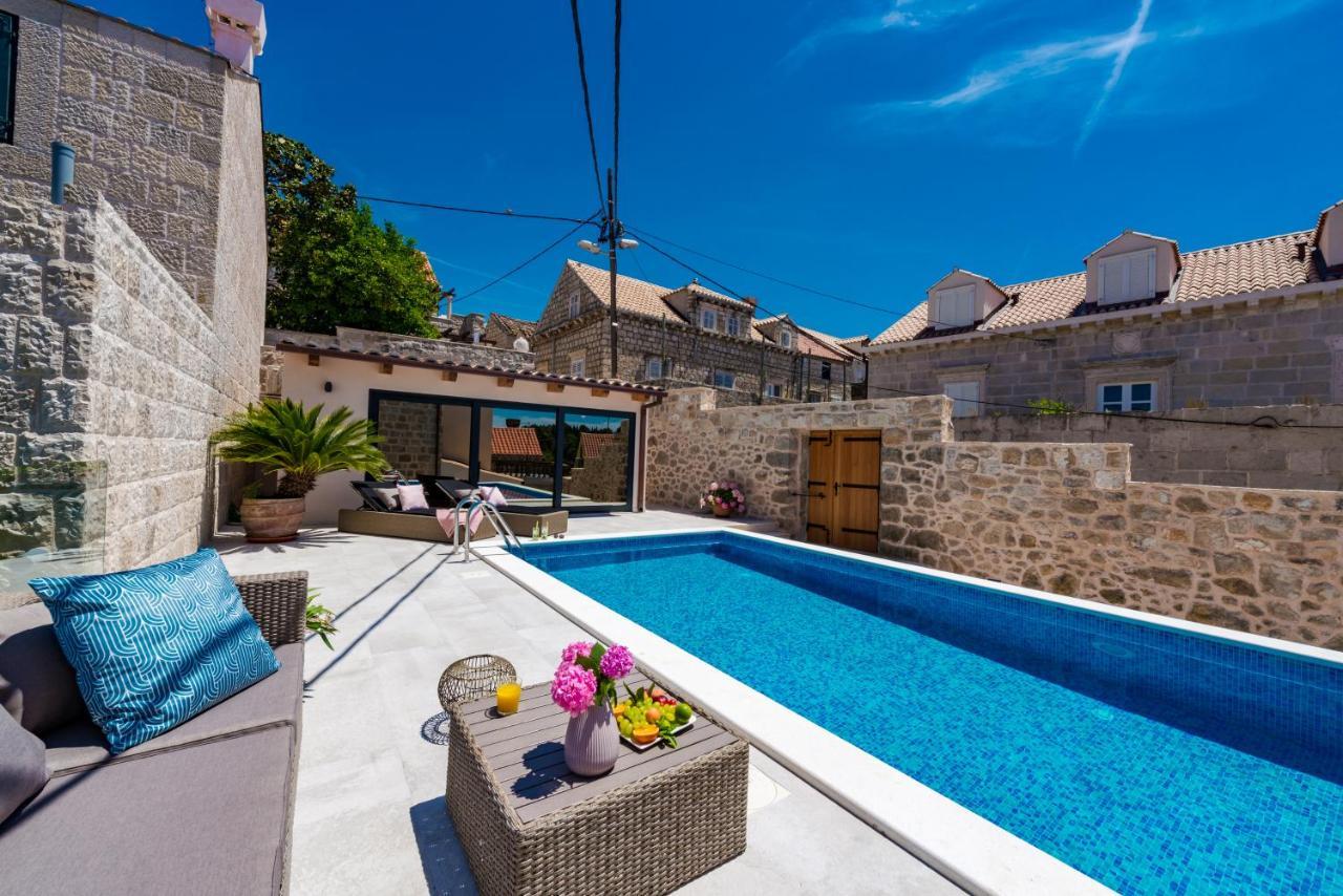 Villa Luigi With A Pool ซัฟทัท ภายนอก รูปภาพ